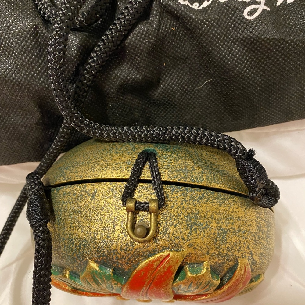 Timmy Woods 'Pointsettia' Acacia Wood Art Purse/Minaudiere W/Dust Cover - Picture 5 of 8